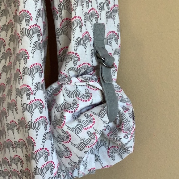 EUC Women’s Medium GH Bass & Co Zebra print button down shirt. - Picture 5 of 6